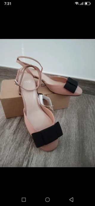Zapatos MNG rosa y negro