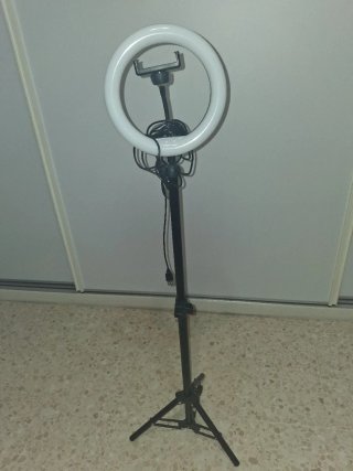 Aro de luz con trípode y soporte móvil