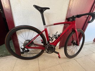 Bicicleta BH E-BIKE de carbono iRS1 Roja