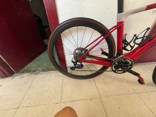 Bicicleta BH E-BIKE de carbono iRS1 Roja