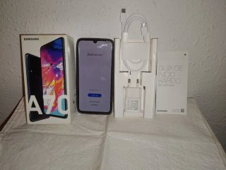 Samsung Galaxy A70 Caja Completa con funda