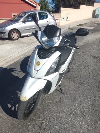 Kymco People GTI 125