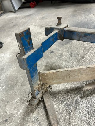 Cultivador de metal azul