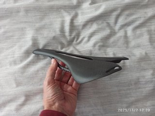 Sillín Full Carbono Muy Ligero