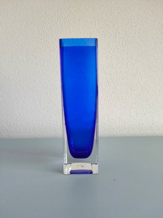 Jarrón de cristal azul sueco
