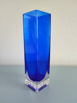 Jarrón de cristal azul sueco