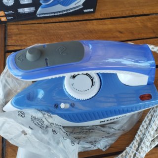 Plancha de vapor NIRVA YM8102