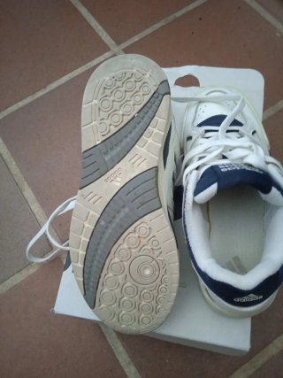 Zapatillas Adidas Midcity Low J Blancas y Azules