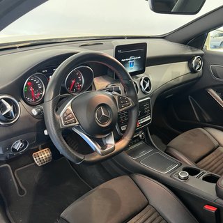 Mercedes-Benz GLA 220D 4MATIC