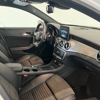 Mercedes-Benz GLA 220D 4MATIC
