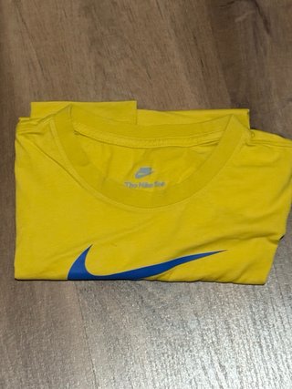 Lote 2 Camisetas: Nike y Hollister