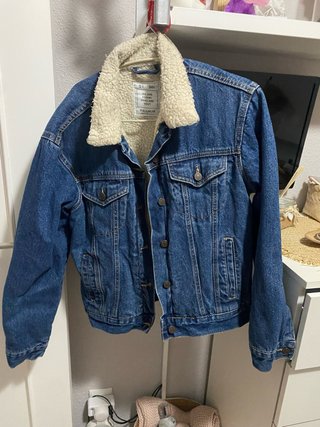 Cazadora vaquera Pull&Bear con borrego Talla S