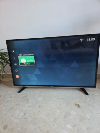 Hisense 40 Smart TV 4K UHD Modelo H40M3300