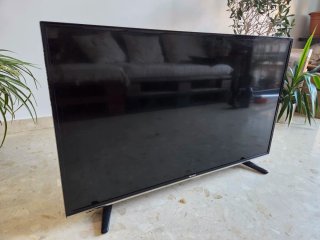 Hisense 40 Smart TV 4K UHD Modelo H40M3300
