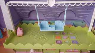 Casa de muñecas con muebles