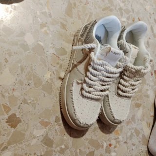 Nike Air Force 1 Talla 42 Beige/Blanco