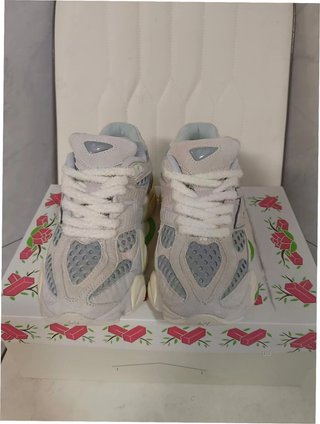 New Balance 9060 EU37 Beige/Verde
