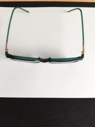 Gafas Alain Afflelou verdes con clip solar
