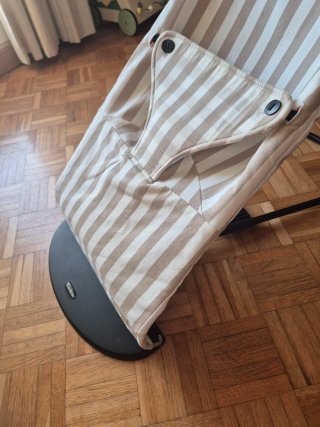 Mecedora para bebé rayas beige