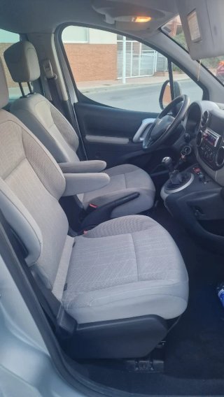 Peugeot partner diésel  para discapacitados