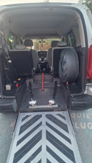 Peugeot partner diésel  para discapacitados