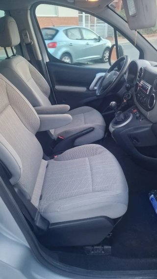 Peugeot partner diésel  para discapacitados