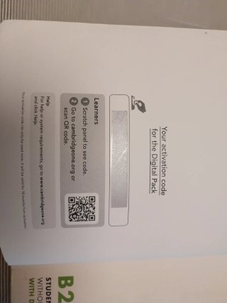 Libro de inglés Compact B2 de Cambridge.
