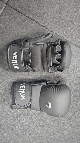 Guantes MMA Venum Velcro Negros