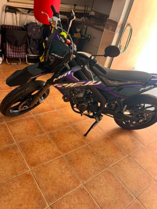 RIEJU MRT Supermotard Morado/Negro 50 cc