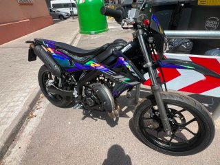 RIEJU MRT Supermotard Morado/Negro 50 cc