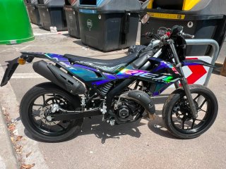 RIEJU MRT Supermotard Morado/Negro 50 cc