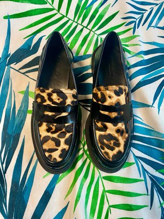 Mocasines negros y multicolor