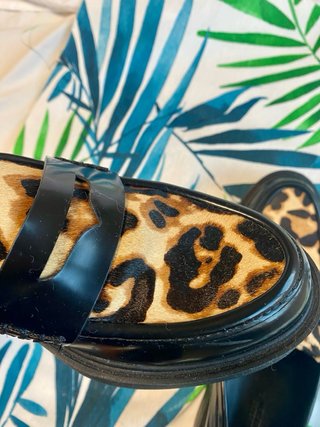 Mocasines negros y multicolor