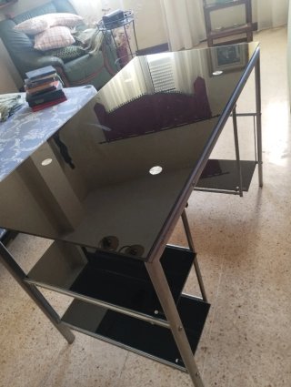 Mesa de estudio cristal y metal