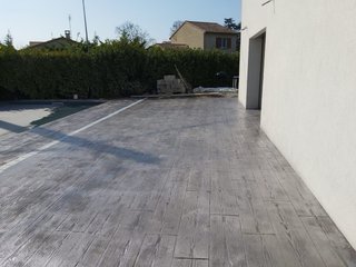 Pavimento hormigón exterior imitación adoquín