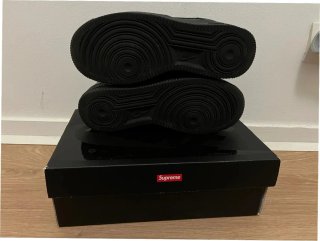 Nike Air Force 1 x Supreme Negro Talla 36.5
