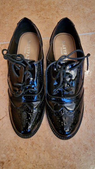 Zapatos negros de mujer tipo Oxford