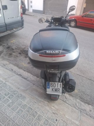 Kymco 400 Maxi Scooter Negra/Gris