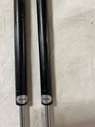 2 Pistoni a Gas 850N