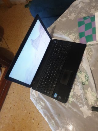 Portátil Toshiba Intel Core i3 4GB RAM