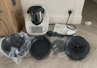 Thermomix TM6 + Accesorios (Usado 3 veces)