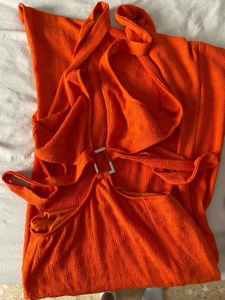 Vestido naranja largo con abertura