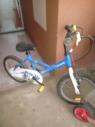 Bicicleta infantil Decathlon 16 azul