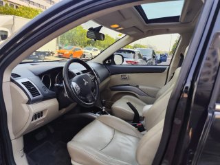 Mitsubishi Outlander 2010