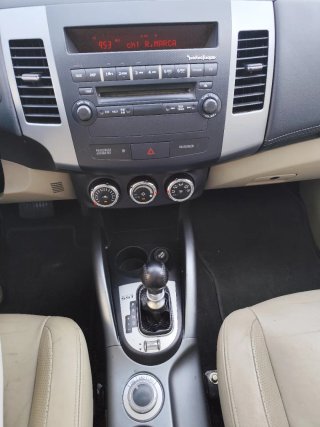 Mitsubishi Outlander 2010
