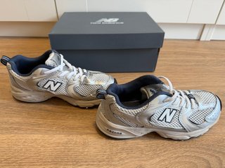 Deportivas New Balance plateadas