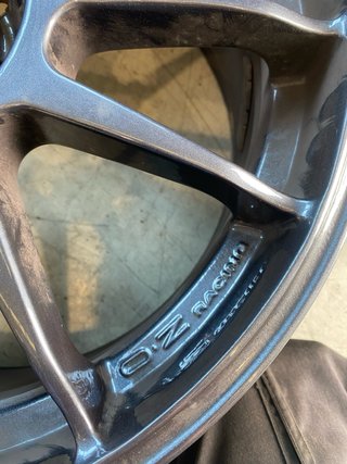 Llantas Oz superleggera impecables!! 5x100 17”
