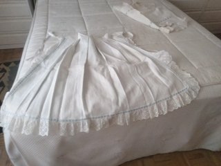 Traje de acristianar antiguo