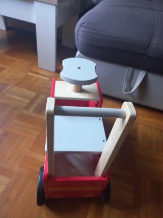 Andador de madera para bebé