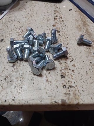 Tornillos hexagonales metálicos 6 mm